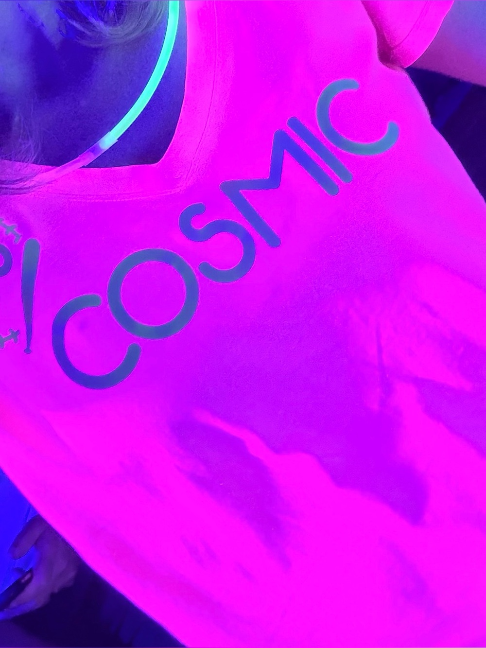 Cosmic Baseball T-shirt women’s Medium UV Glows Under Black Light Chili Peppers